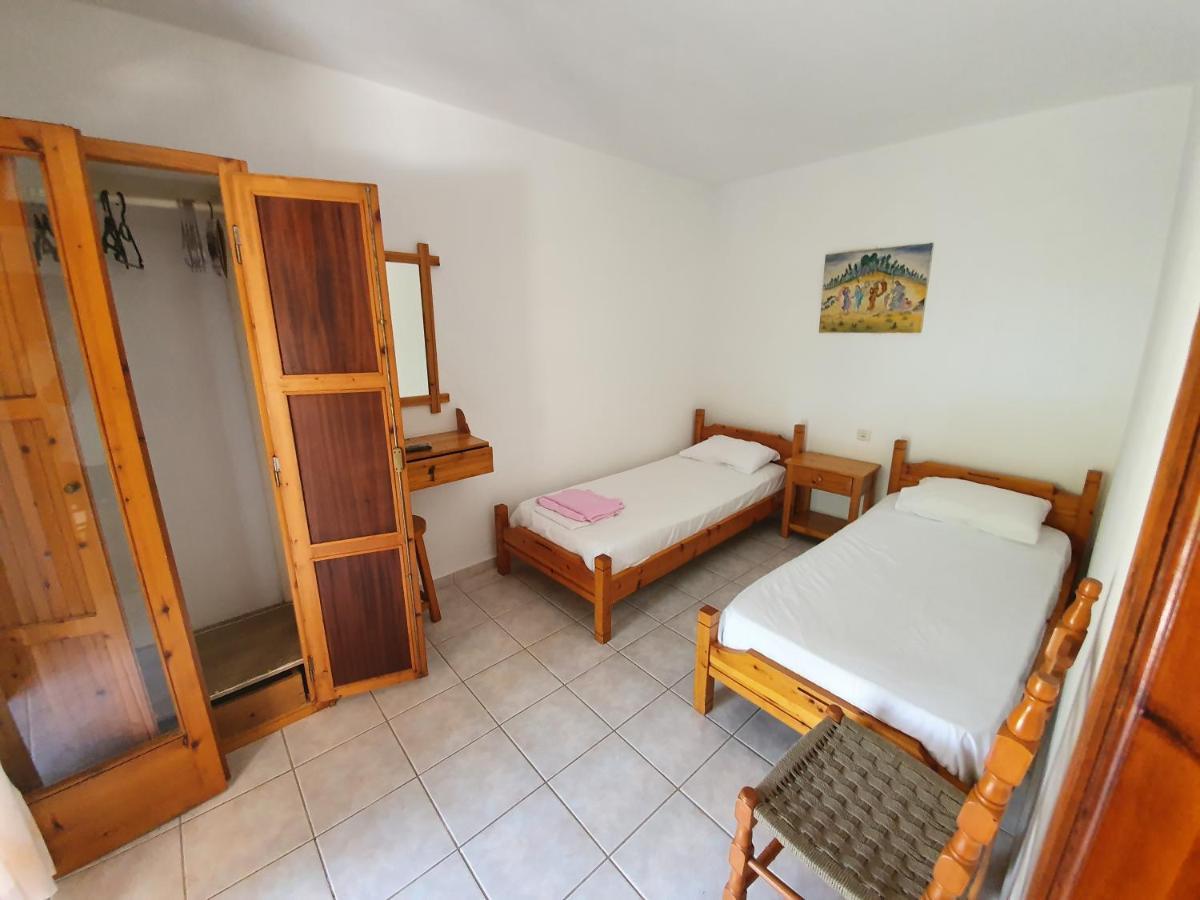 Dionisos Studios And Apts Skiathos Koukounaries Dış mekan fotoğraf