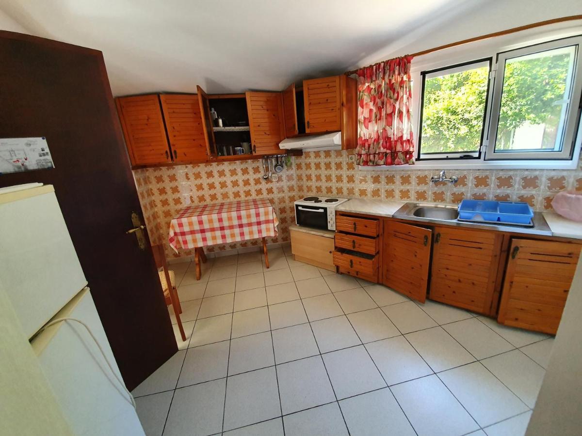 Dionisos Studios And Apts Skiathos Koukounaries Dış mekan fotoğraf